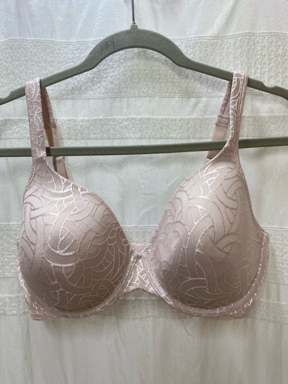 Vanity Fair Light Blush Lace Underwire Bra